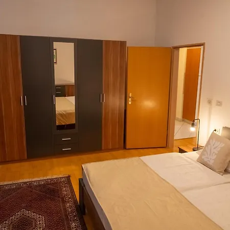 Galeb Hotel 3*