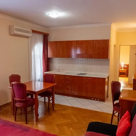 Galeb Hotel 3*