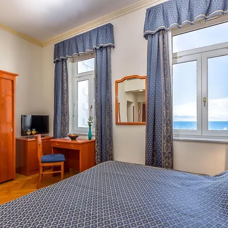 Galeb Hotell 3*
