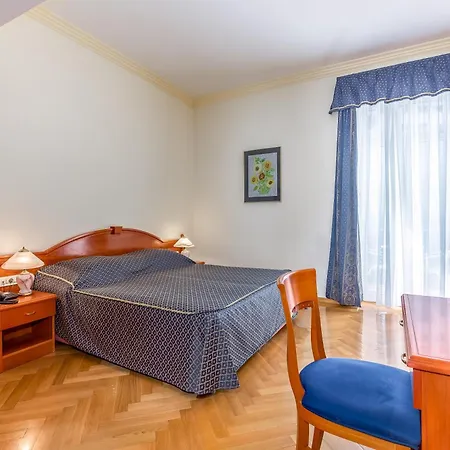 Galeb Hotell 3*